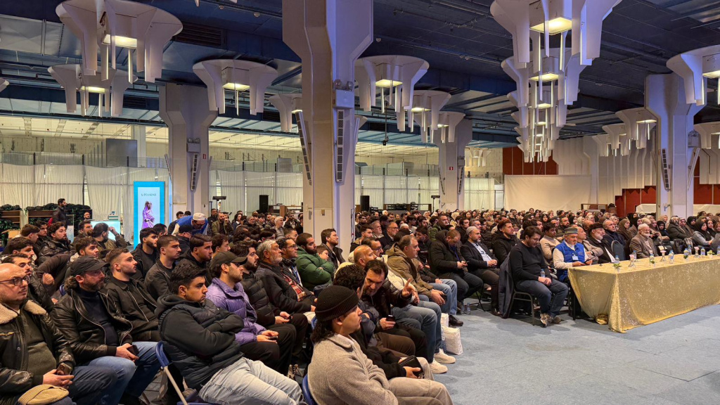Aralık umresi öncesi manevi buluşma ve seminer